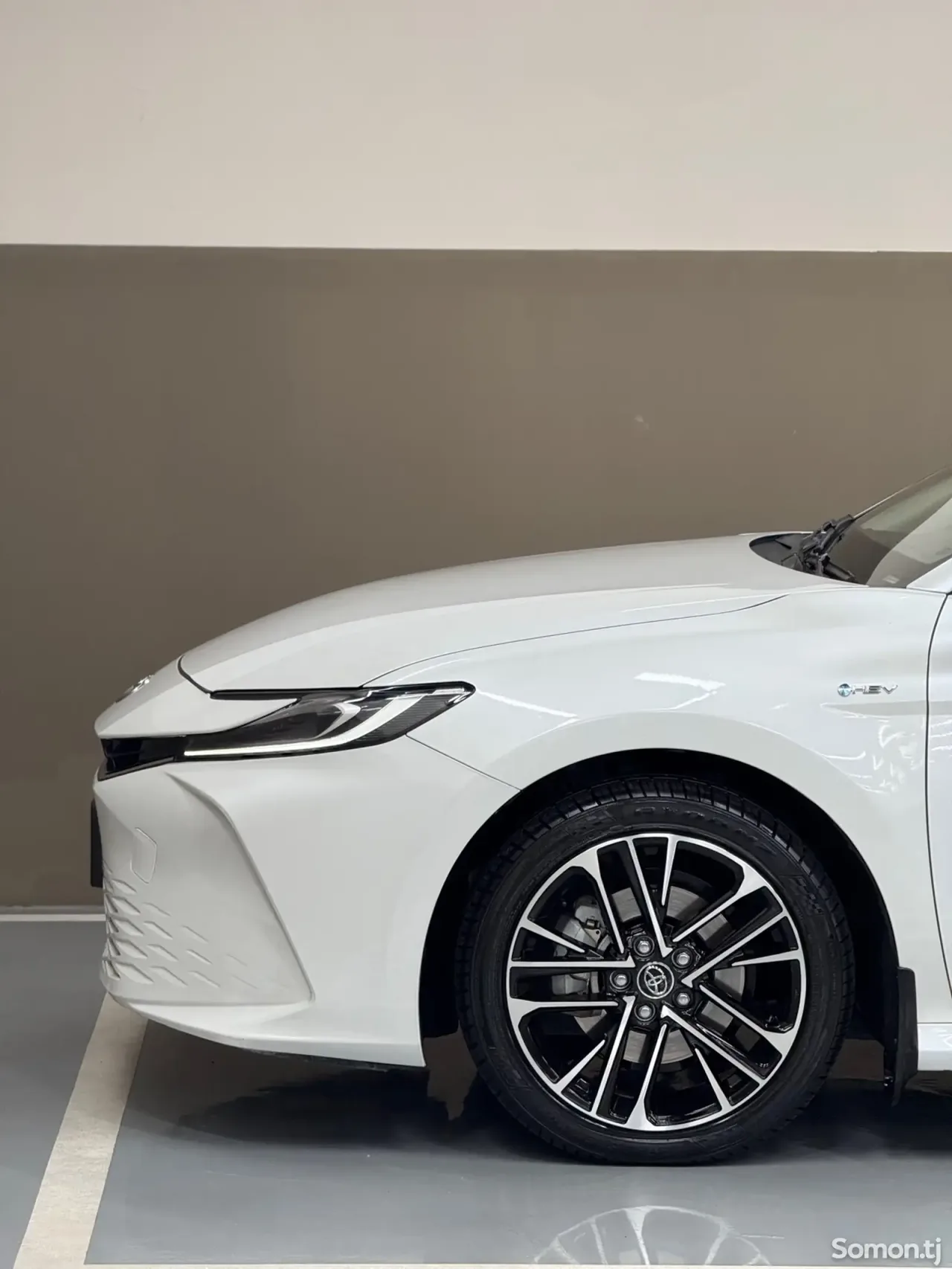 Toyota Camry 2024 · 2.0 AT