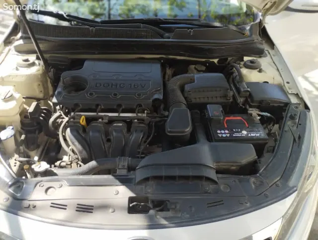Kia K5 2011 · 2.0 AT