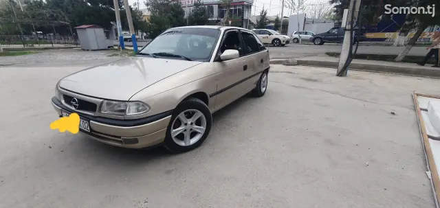 Opel Astra F 1997 · 1.6 MT