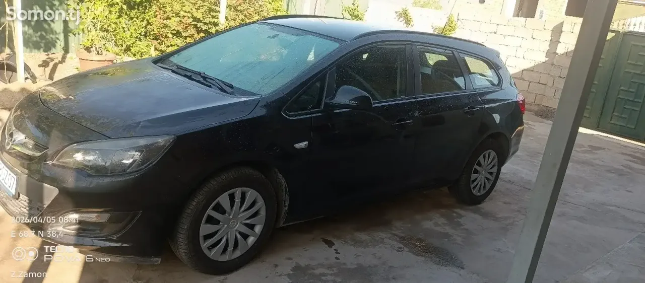 Opel Astra J 2013 · 1.4 MT