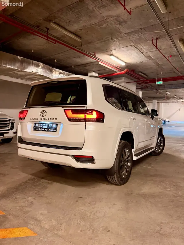 Toyota Land Cruiser 2026 · 3.5 AT