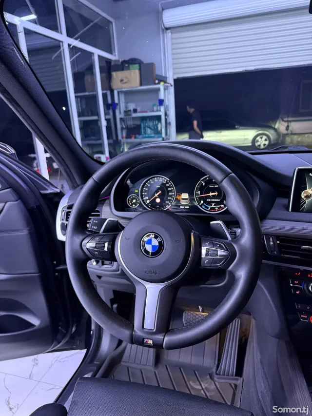BMW X5 2016 · 4.0 AT
