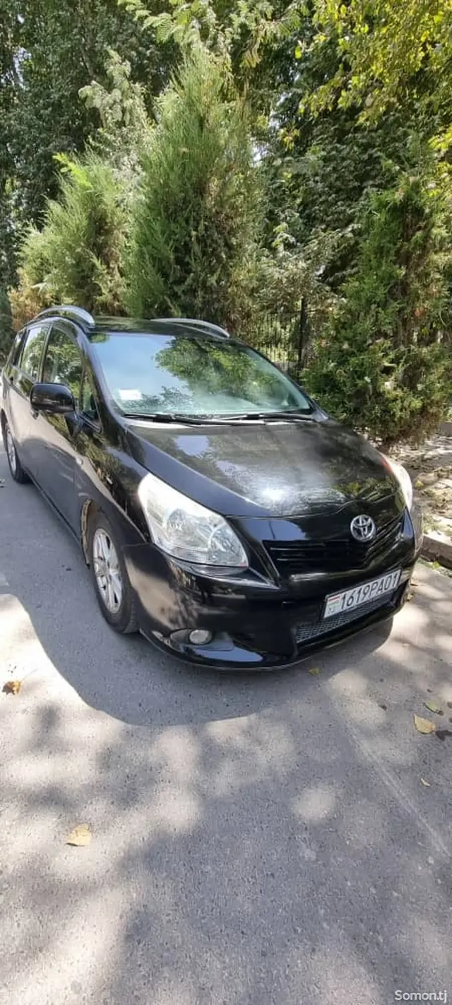Toyota Verso 2010 · 1.8 MT