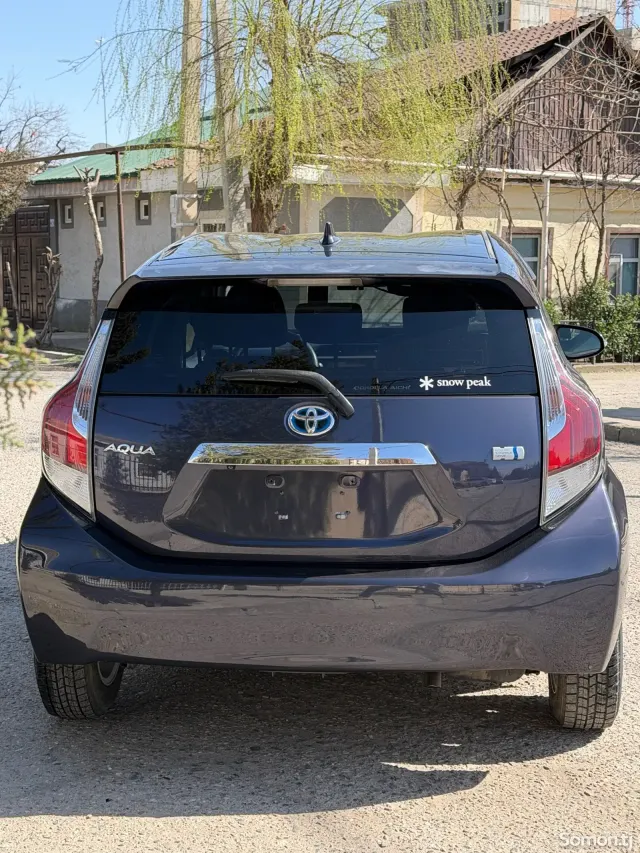 Toyota Aqua 2015 · 1.5 AT