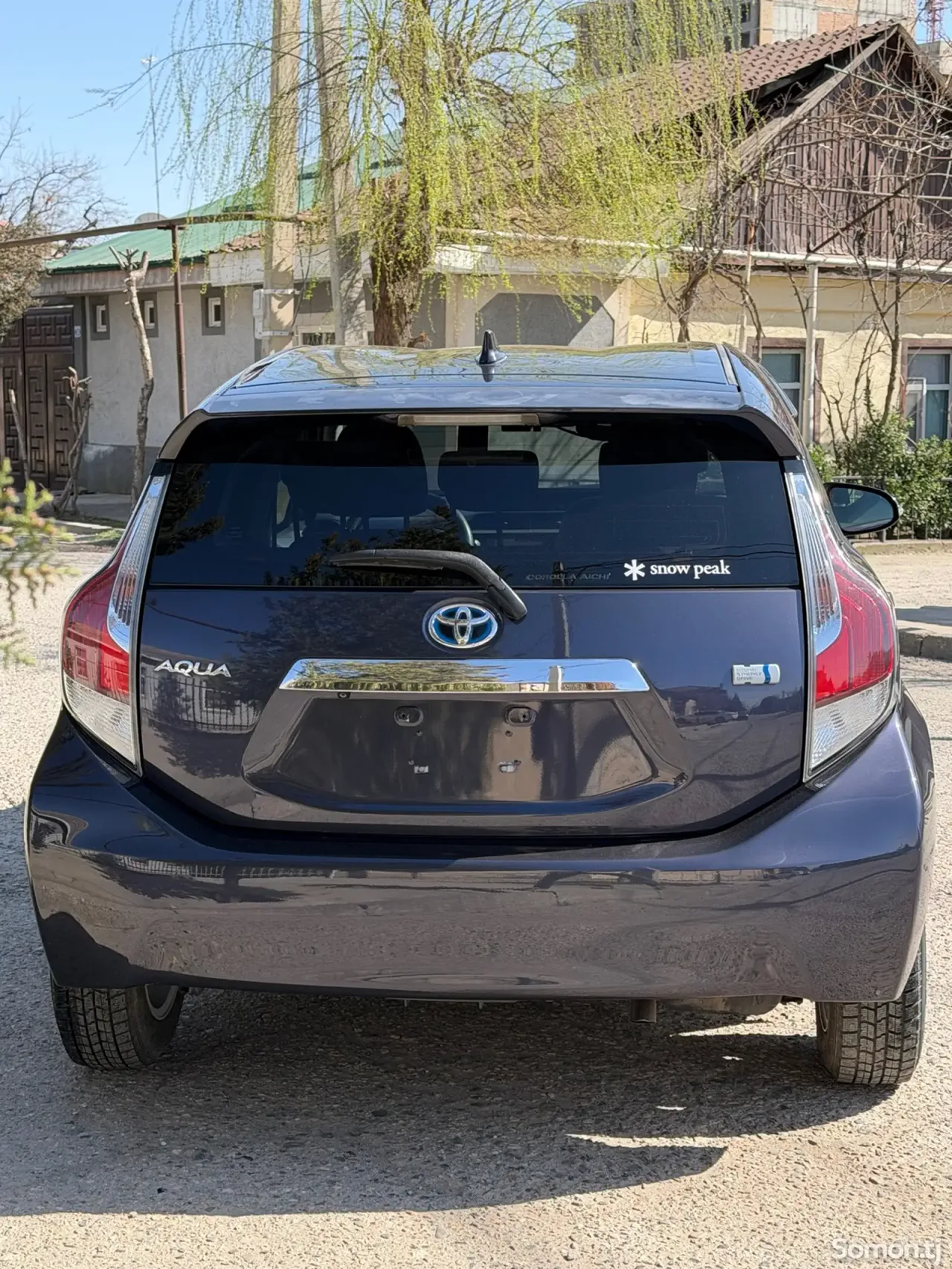 Toyota Aqua 2015 · 1.5 AT
