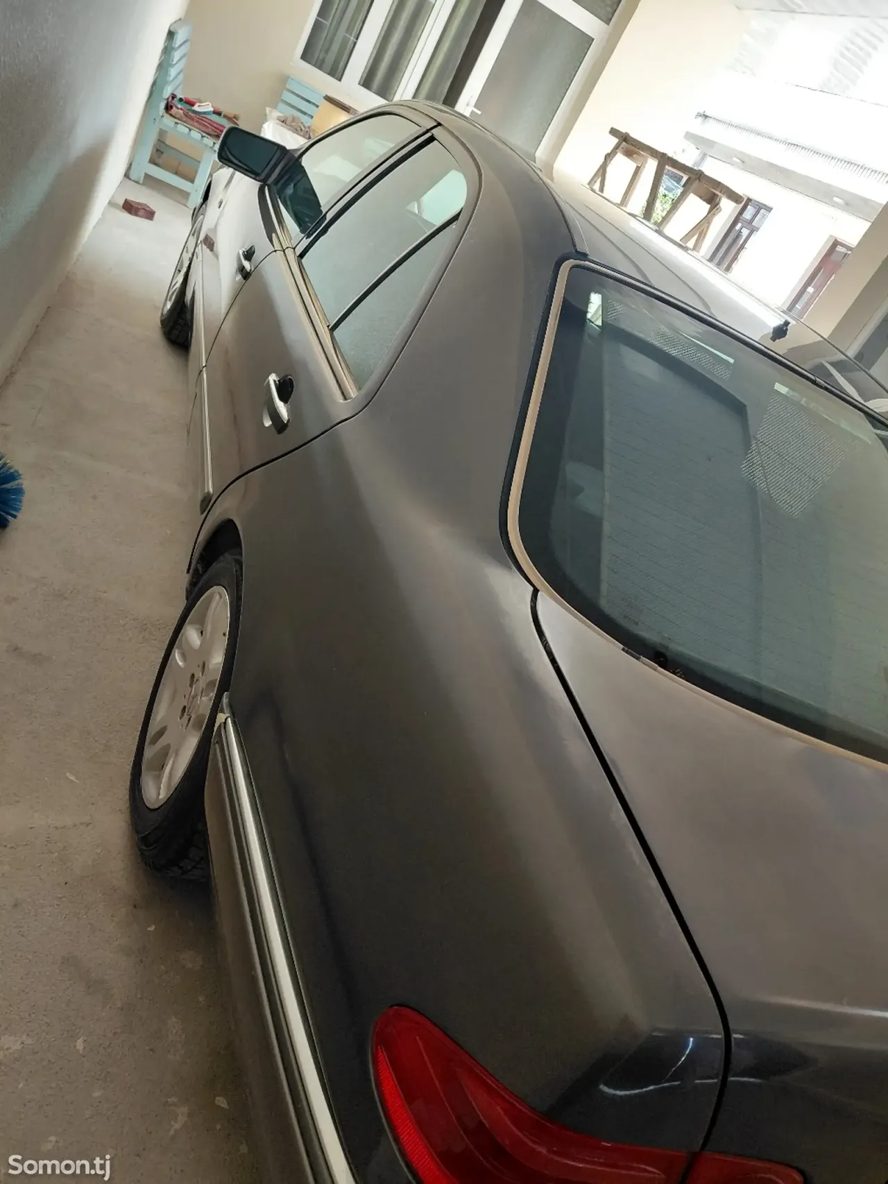 Mercedes-Benz E class 1996 · 2.2 MT
