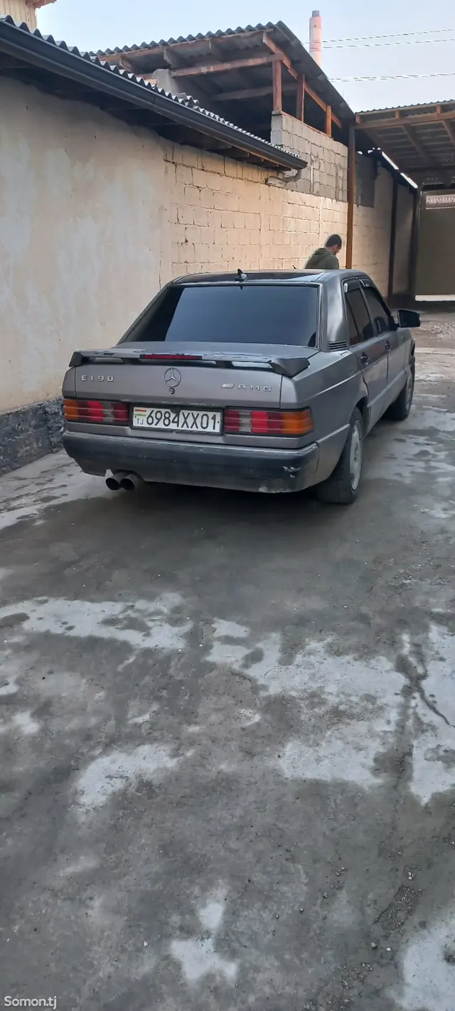 Mercedes-Benz W201 1992 · 2.0 MT