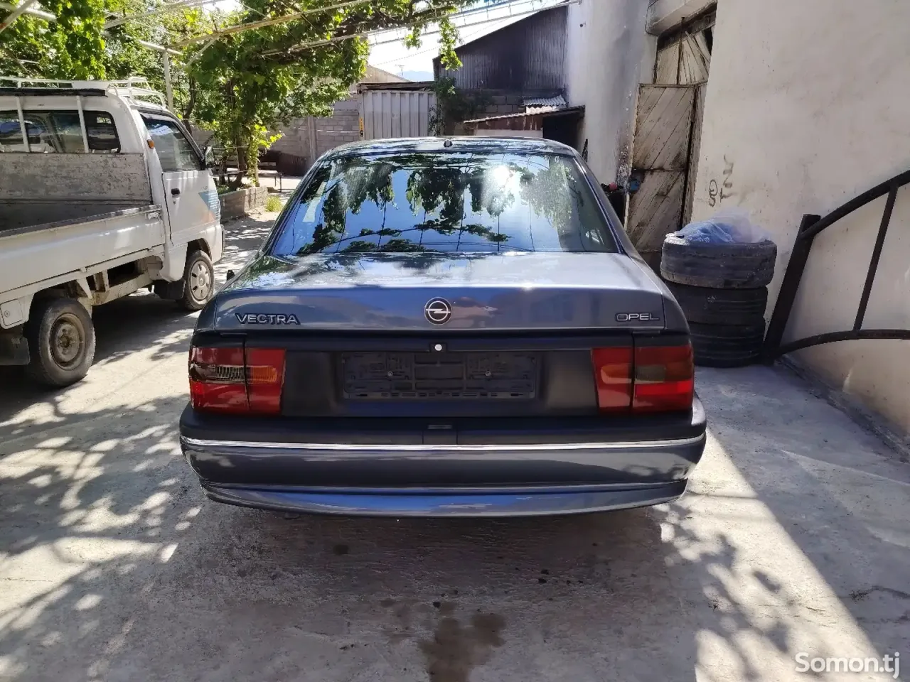 Opel Vectra A 1995 · 1.6 MT