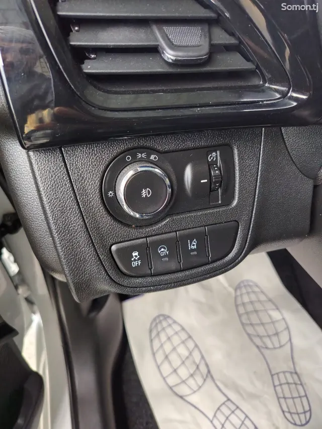 Chevrolet Spark 2015 · 1.0 AT