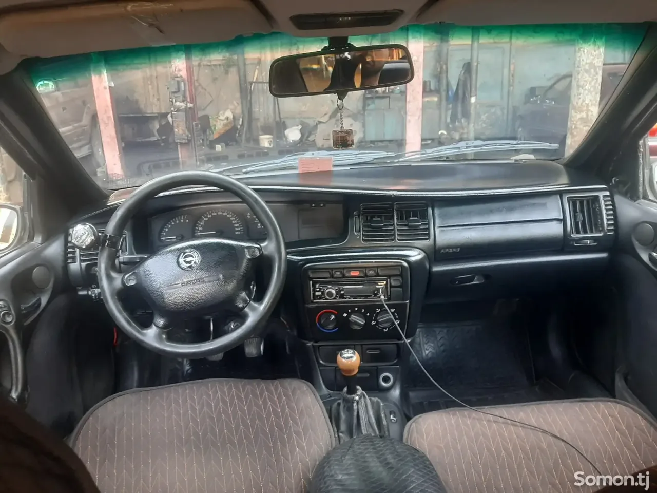 Opel Vectra B 1996 · 1.6 MT