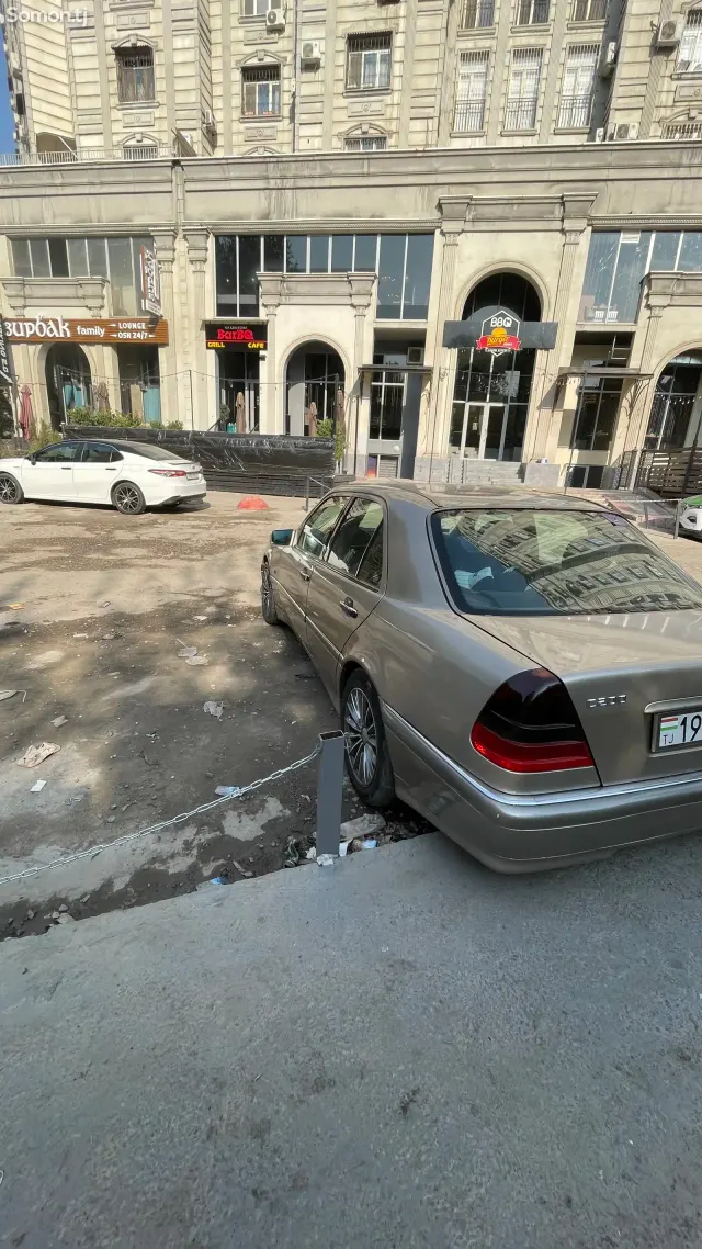 Mercedes-Benz C class 1995 · 2.0 AT