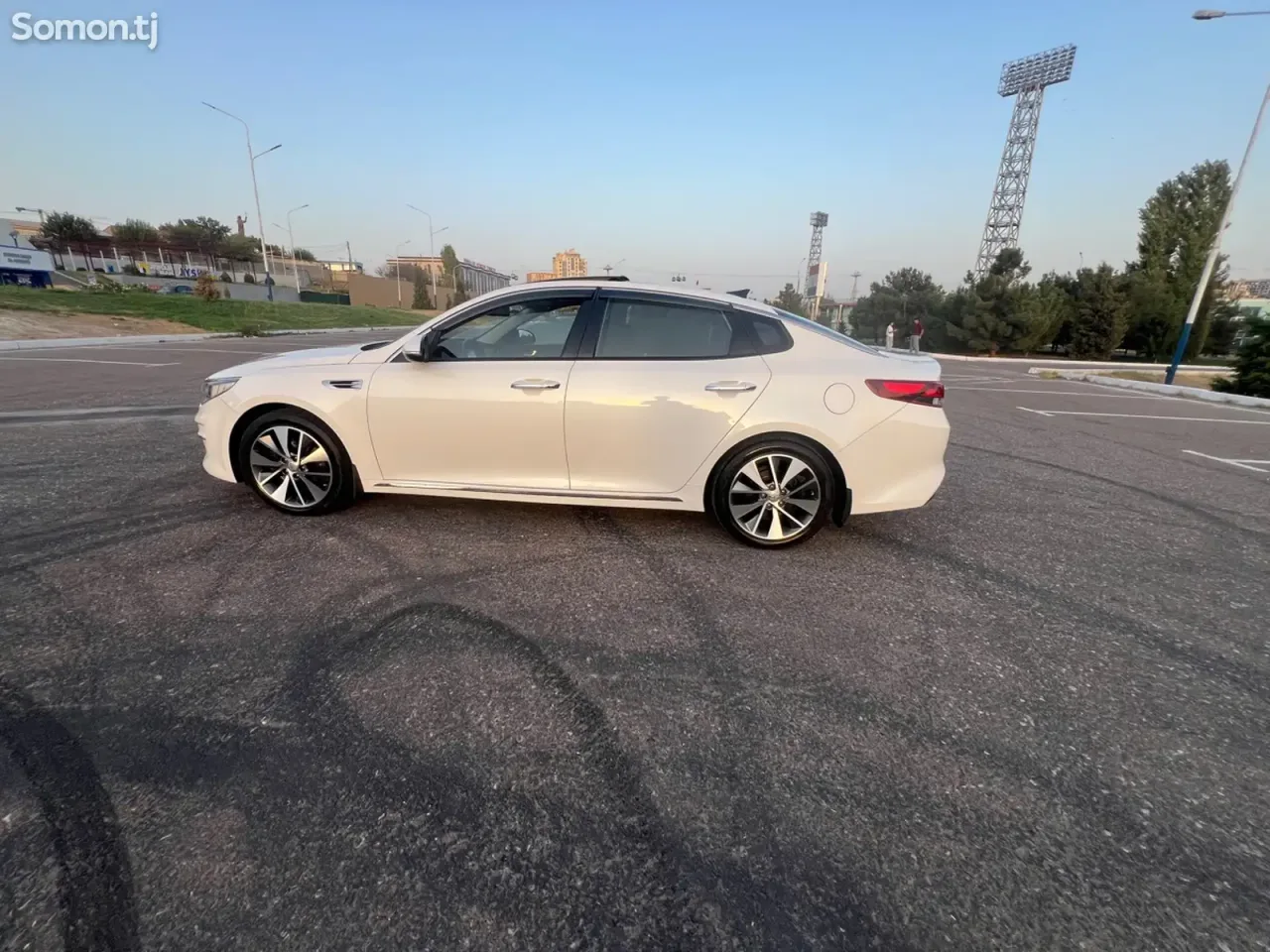 Kia K5 2016 · 1.7 AT