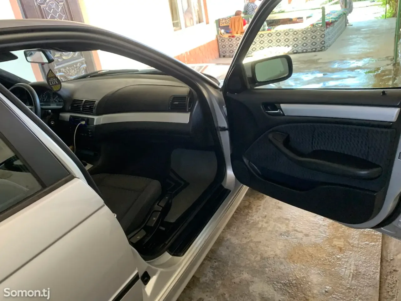 BMW 3 series 2002 · 1.8 MT