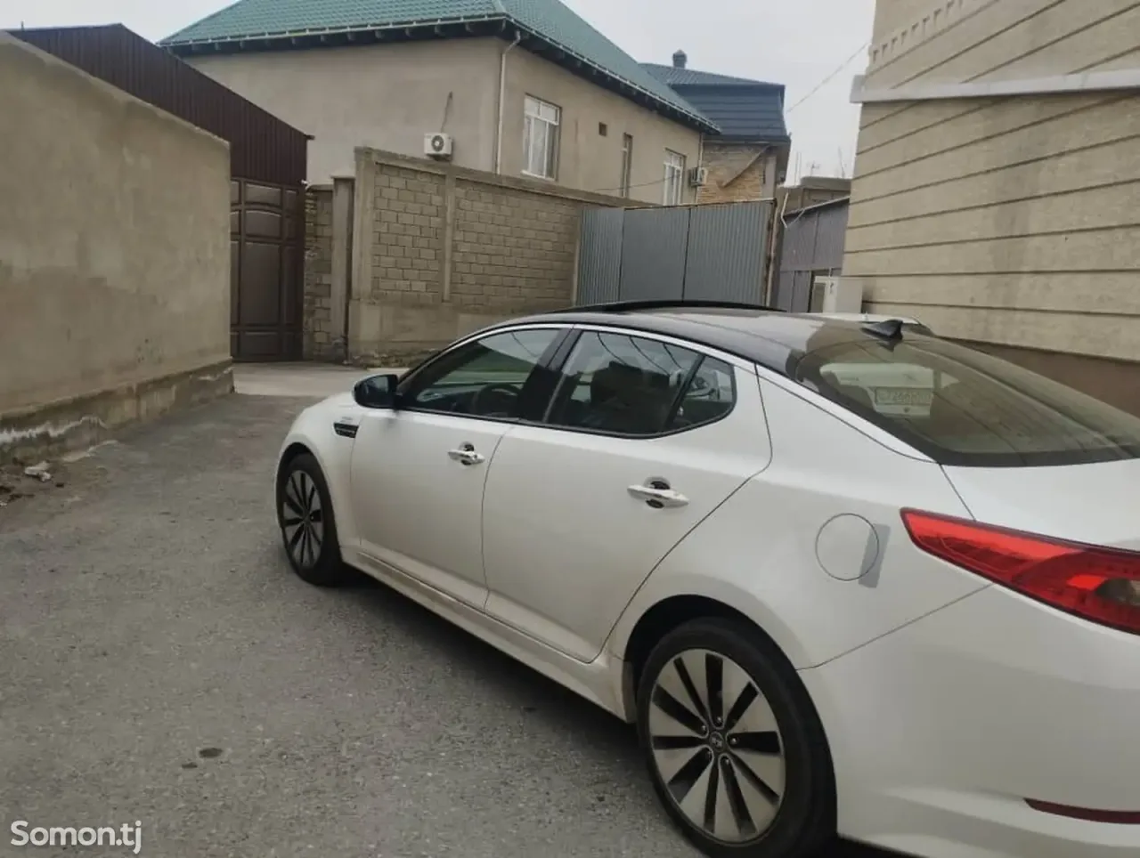 Kia K5 2010 · 2.0 AT