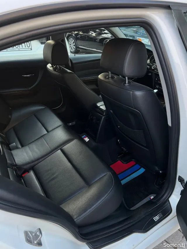 BMW 3 series 2011 · 2.0 AT