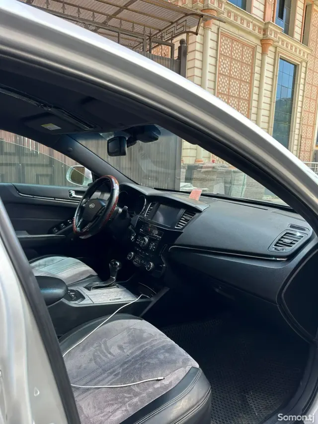 Kia K7 2010 · 3.5 AT