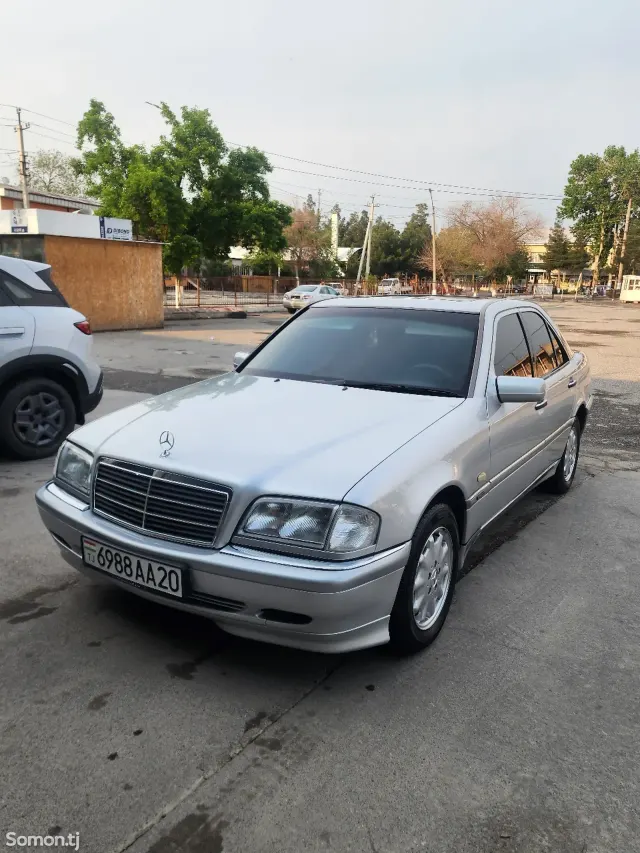 Mercedes-Benz C class 1999 · 2.4 AT