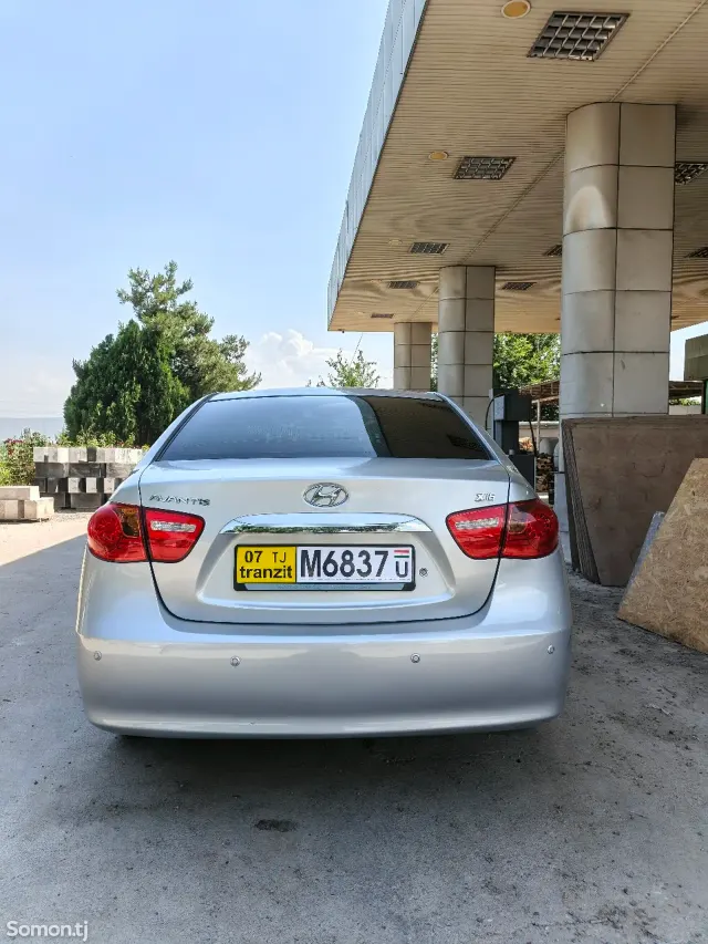 Hyundai Avante 2010 · 1.6 AT