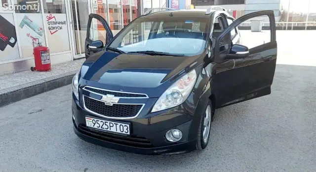 Chevrolet Spark 2011 · 1.0 AT
