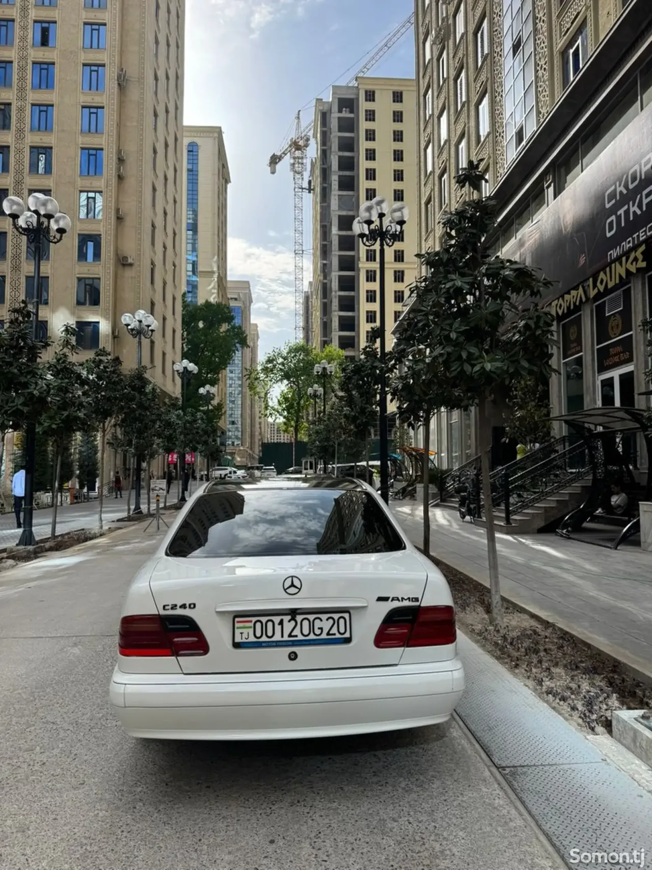 Mercedes-Benz E class 1997 · 2.4 MT