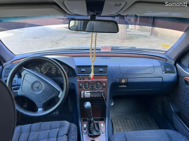 Mercedes-Benz CE class 1995 · 1.8 MT