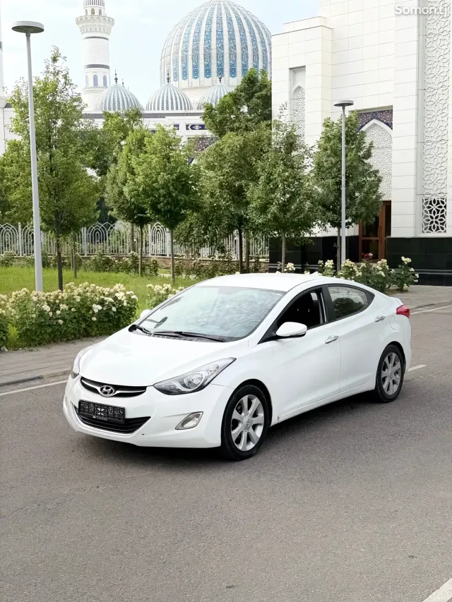 Hyundai Avante 2011 · 1.6 AT