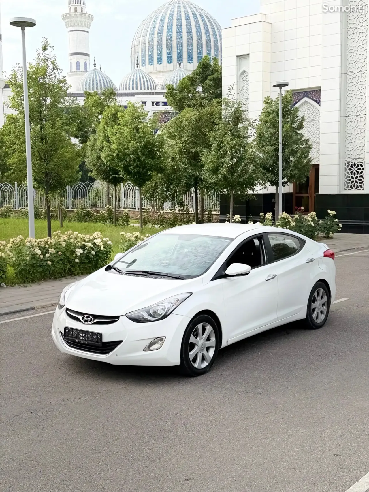 Hyundai Avante 2011 · 1.6 AT