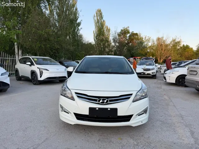 Hyundai Verna 2014 · 1.4 AT