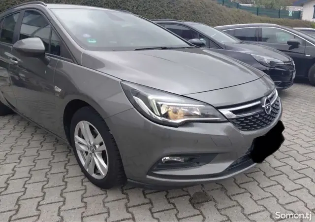 Opel Astra K 2020 · 1.4 AT