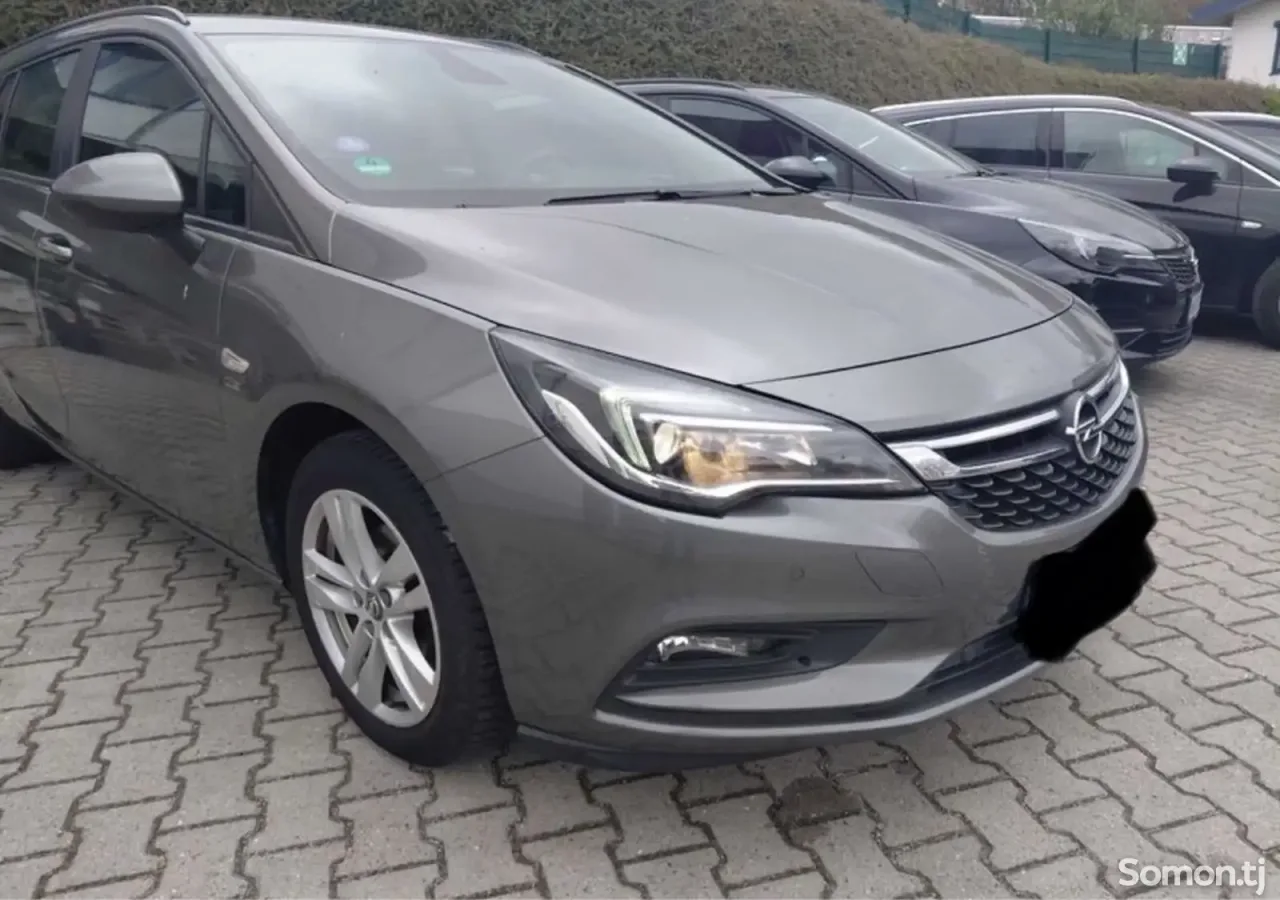 Opel Astra K 2020 · 1.4 AT