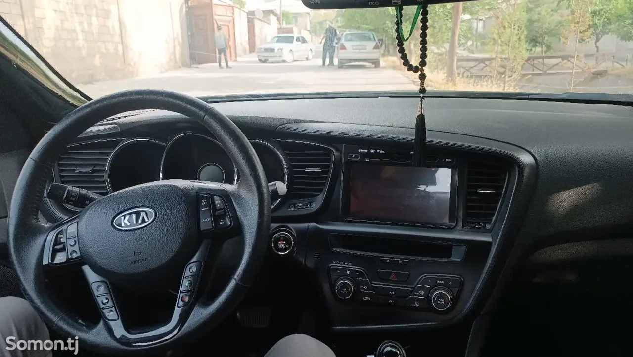 Kia K5 2011 · 2.0 AT