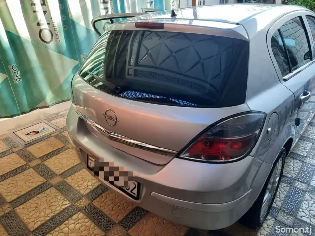 Opel Astra H 2010 · 1.6 MT