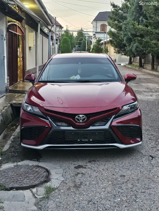 Toyota Camry 2018 · 2.5 AT