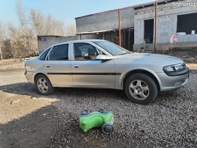 Opel Vectra B 1998 · 1.6 MT