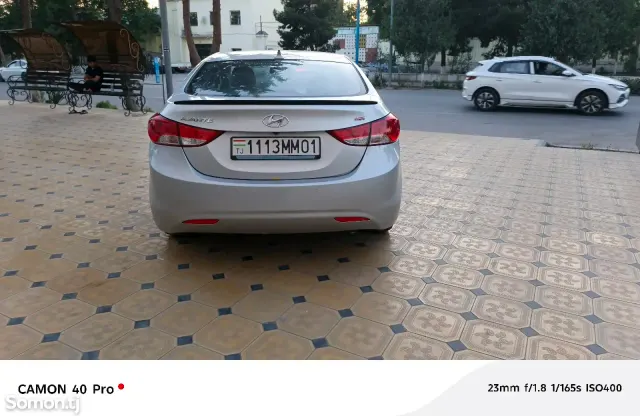 Hyundai Avante 2014 · 1.6 AT
