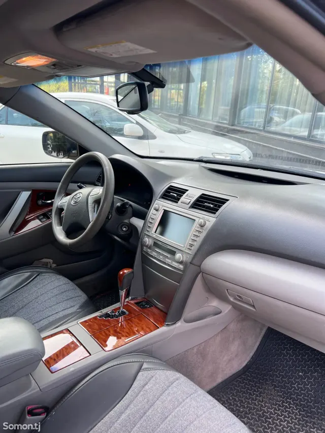 Toyota Camry 2011 · 2.5 AT