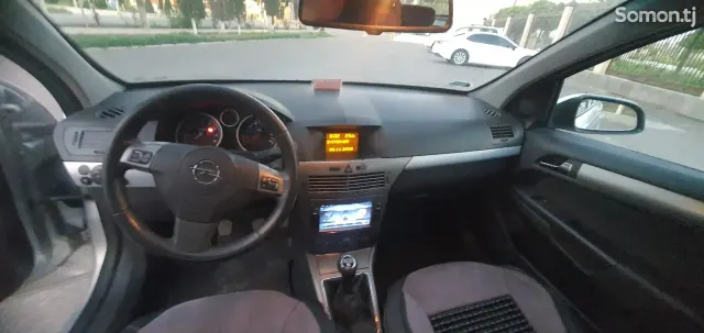 Opel Astra H 2007 · 1.6 MT