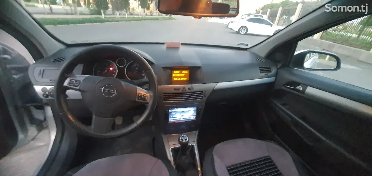 Opel Astra H 2007 · 1.6 MT