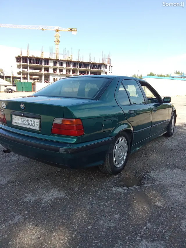 BMW 3 series 1992 · 1.6 MT