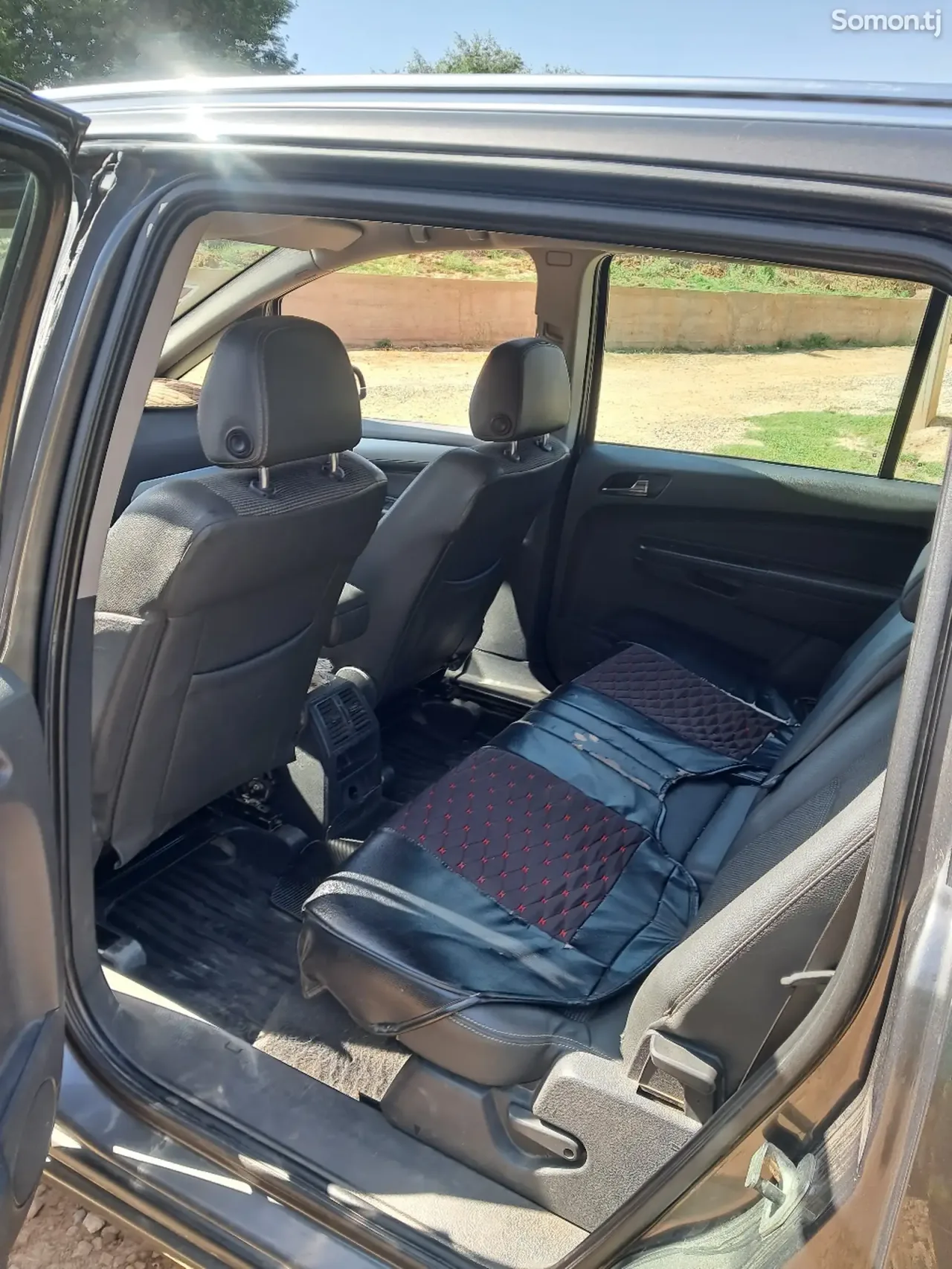Opel Zafira 2009 · 2.2 MT