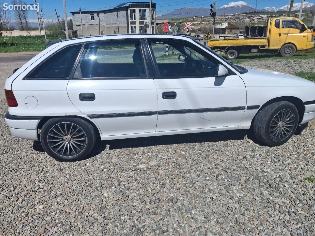 Opel Astra F 1995 · 1.6 MT