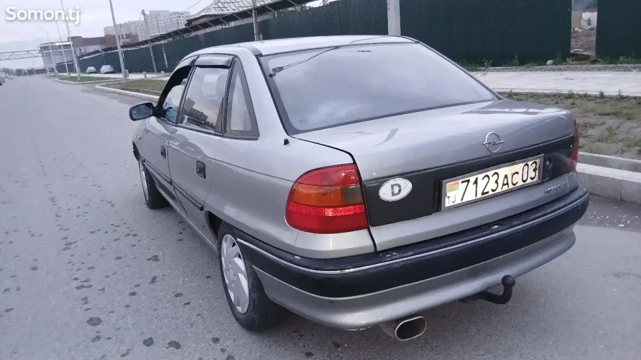 Opel Astra F 1995 · 1.6 MT