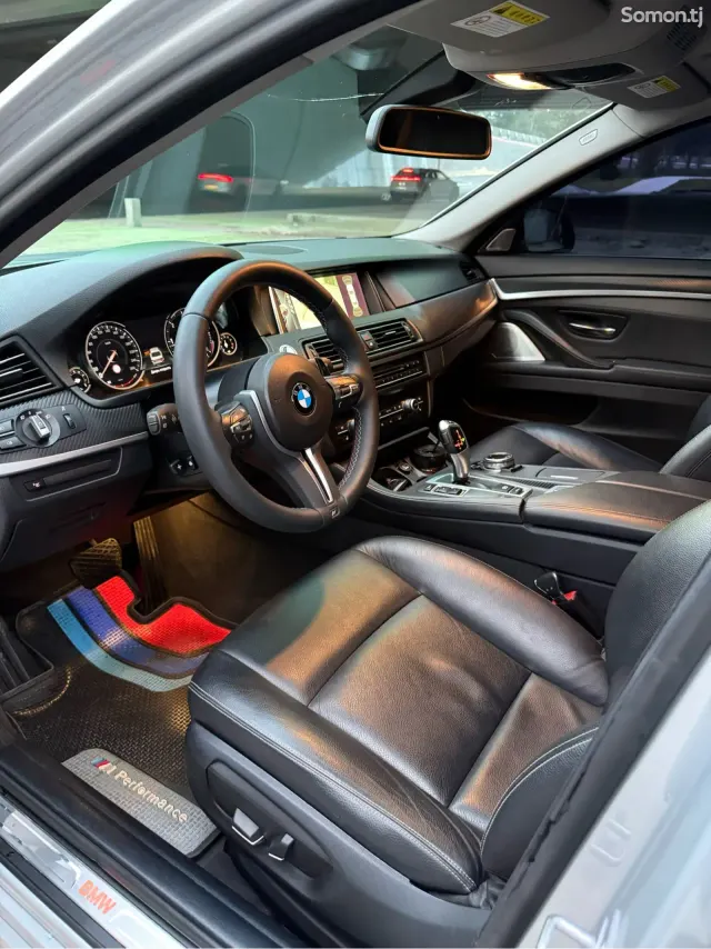 BMW 5 series 2015 · 2.0 AT
