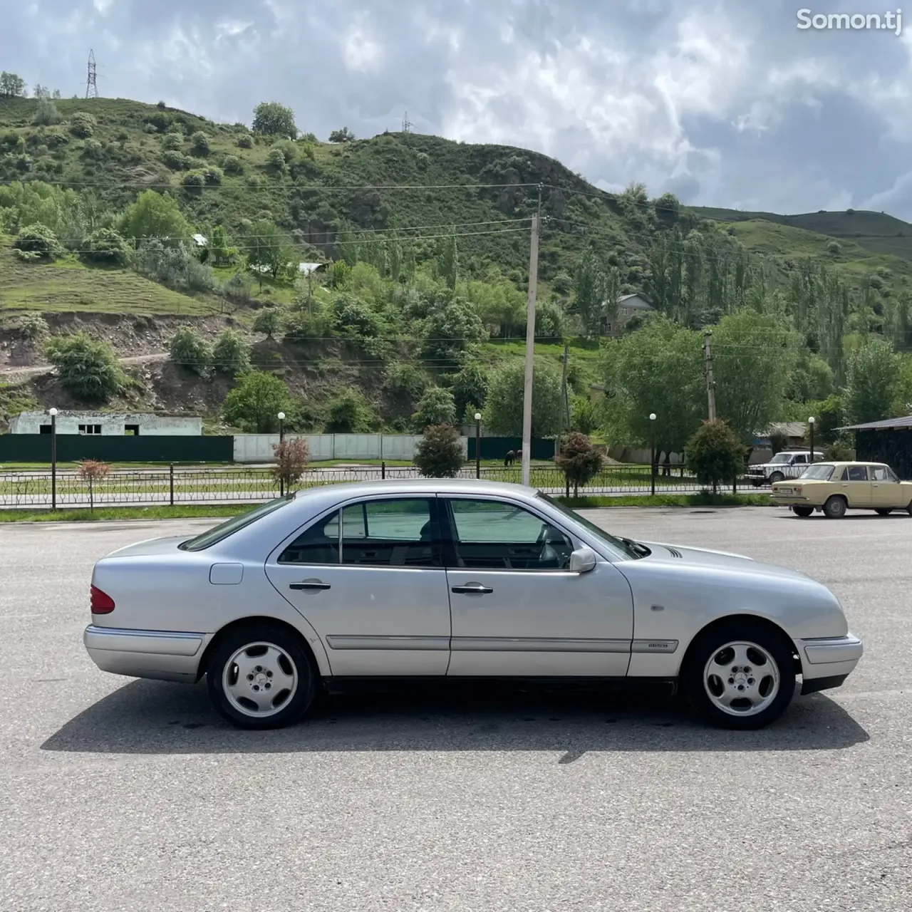 Mercedes-Benz E class 1997 · 2.0 AT