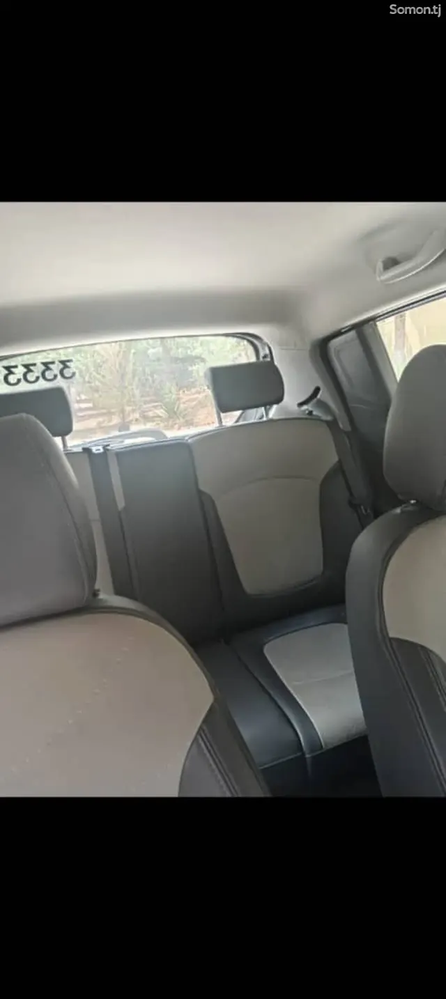 Chevrolet Spark 2015 · 1.2 AT