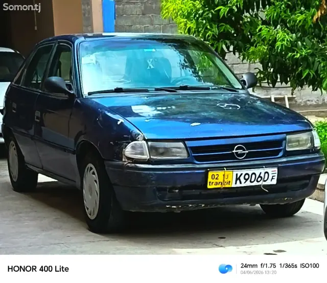 Opel Astra F 1994 · 1.6 MT