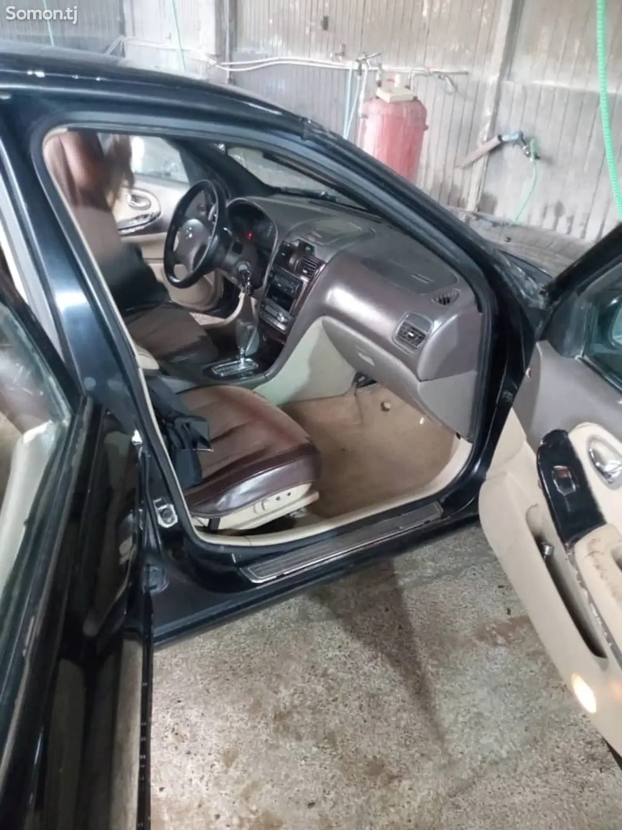 Nissan Maxima 2002 · 2.0 AT