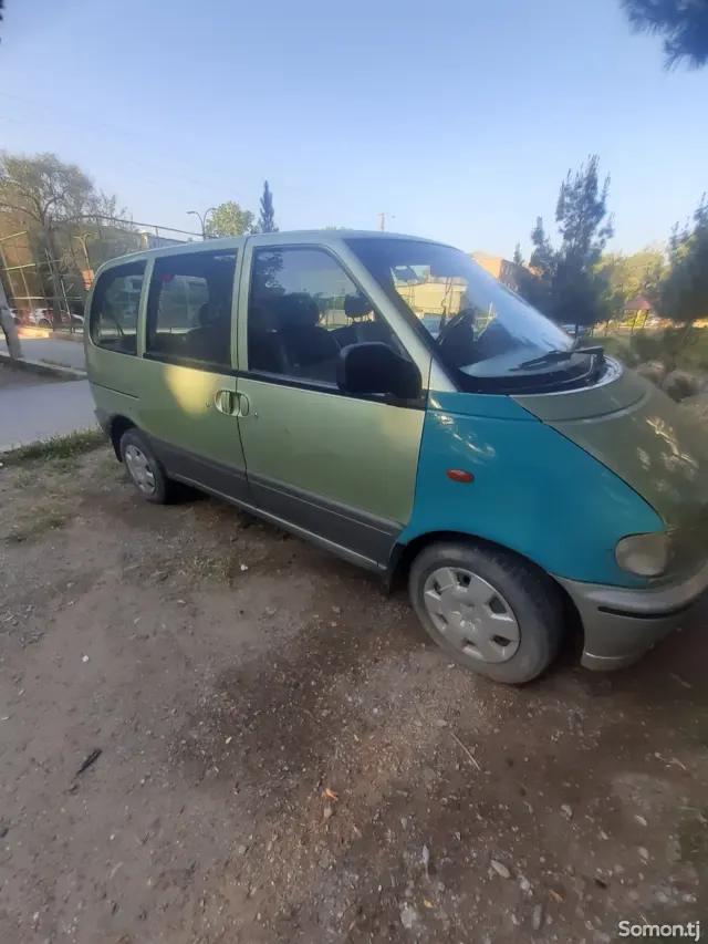 Nissan Serena 1997 · 1.5 MT