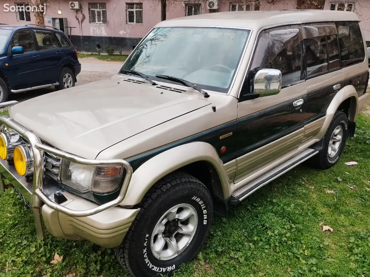 Mitsubishi Pajero 1992 · 3.0 MT
