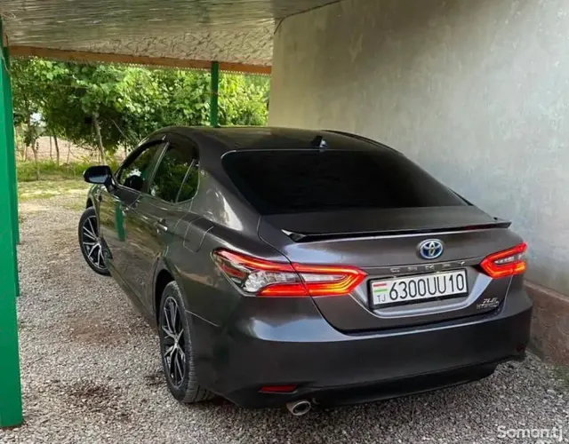 Toyota Camry 2018 · 2.5 AT